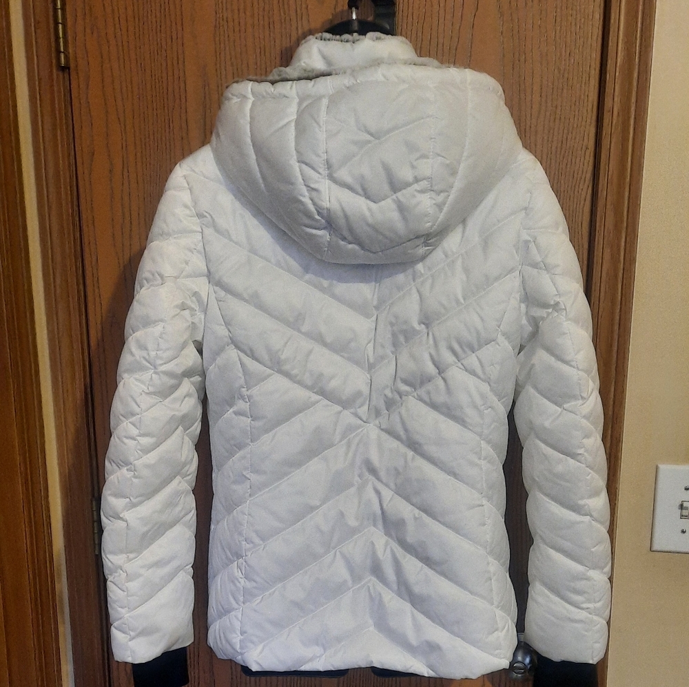 Nautica Women's White Puffer Jacket with Faux Fur Hood - Picture 5 of 13